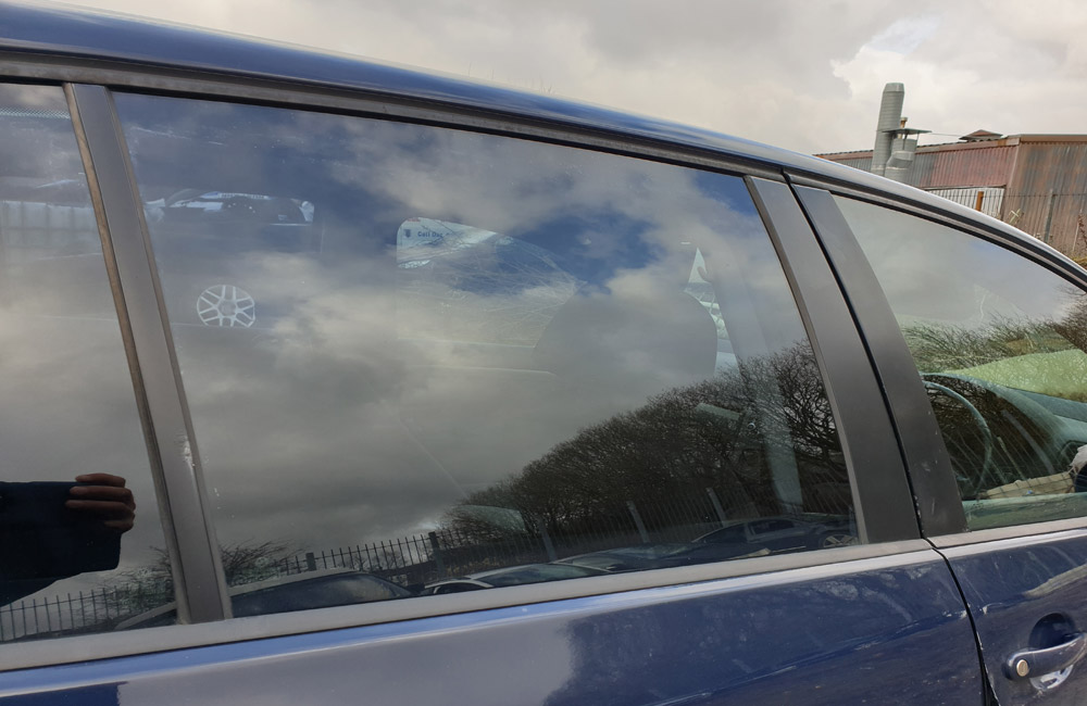 VW Golf Match TDI Door window glass driver side rear